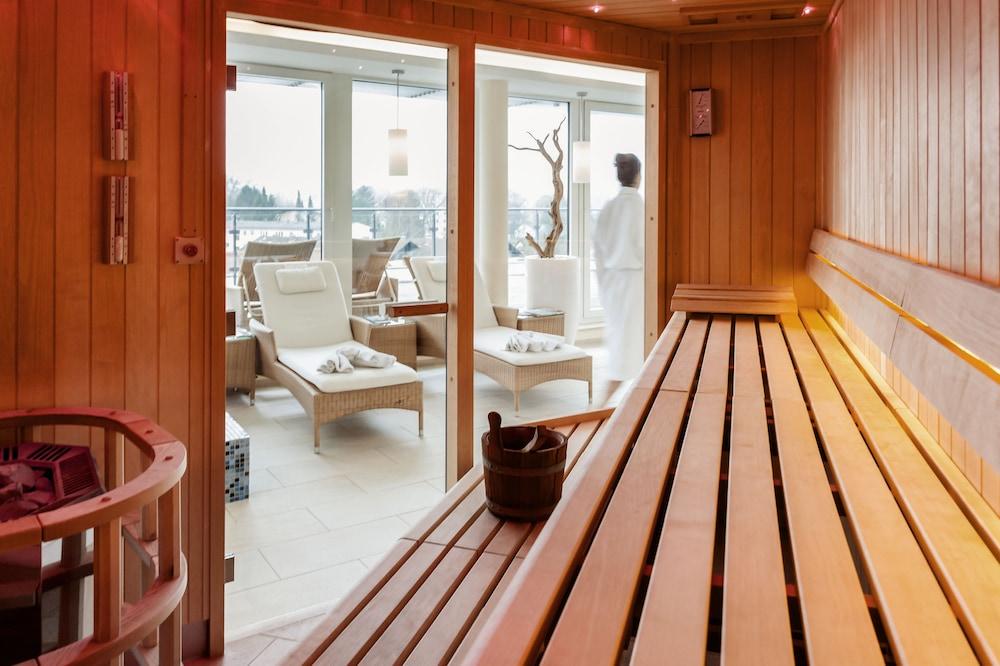 Vier Jahreszeiten Hotel 4*